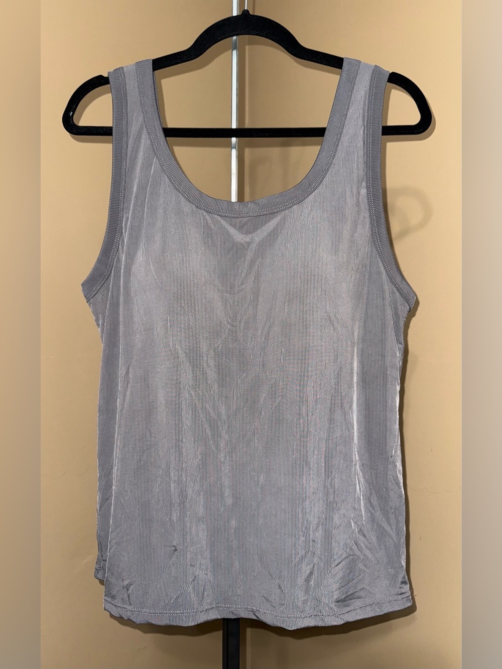 TANK TOP With Pads. Light Gray Scoop Neck Tank Top. Size 3XL.